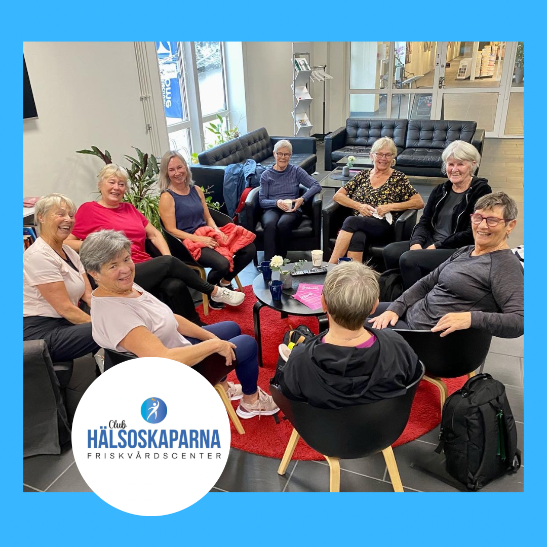 Aktiva seniorer i Strängnäs dricker kaffe efter träning